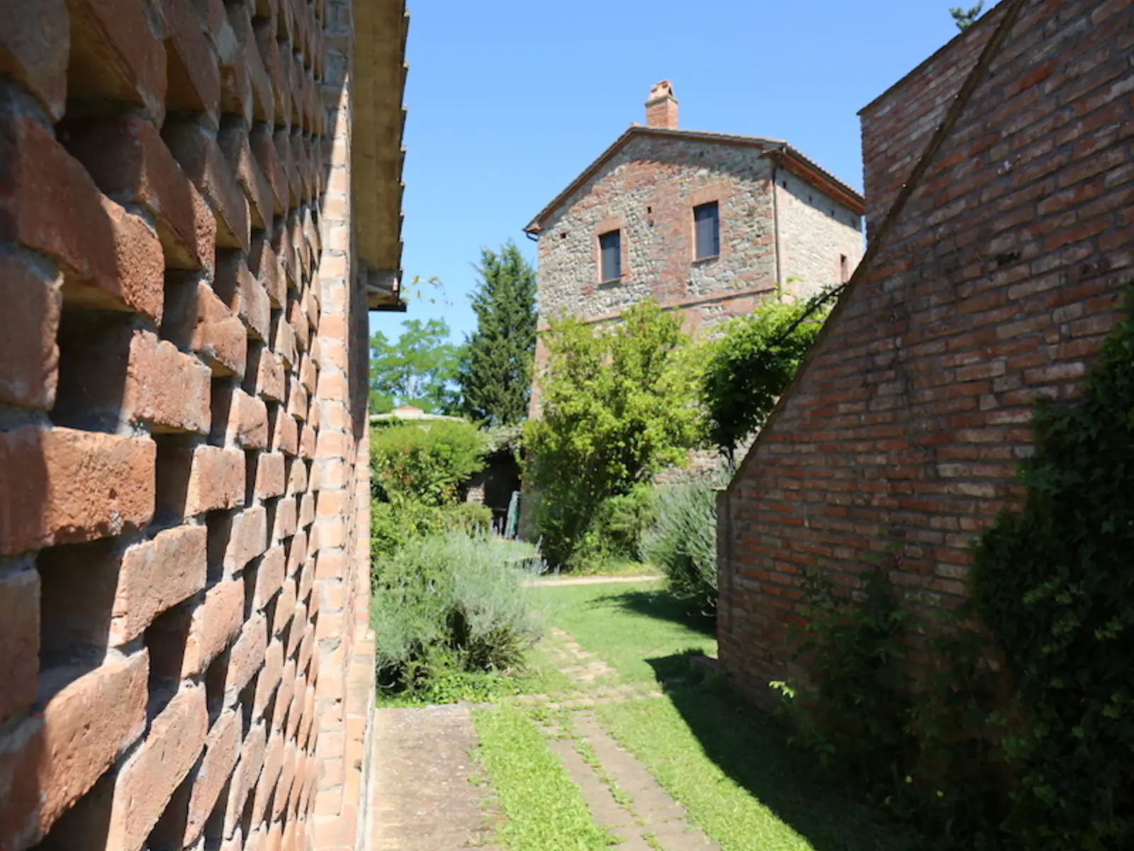 Borgo · scorci e dettagli