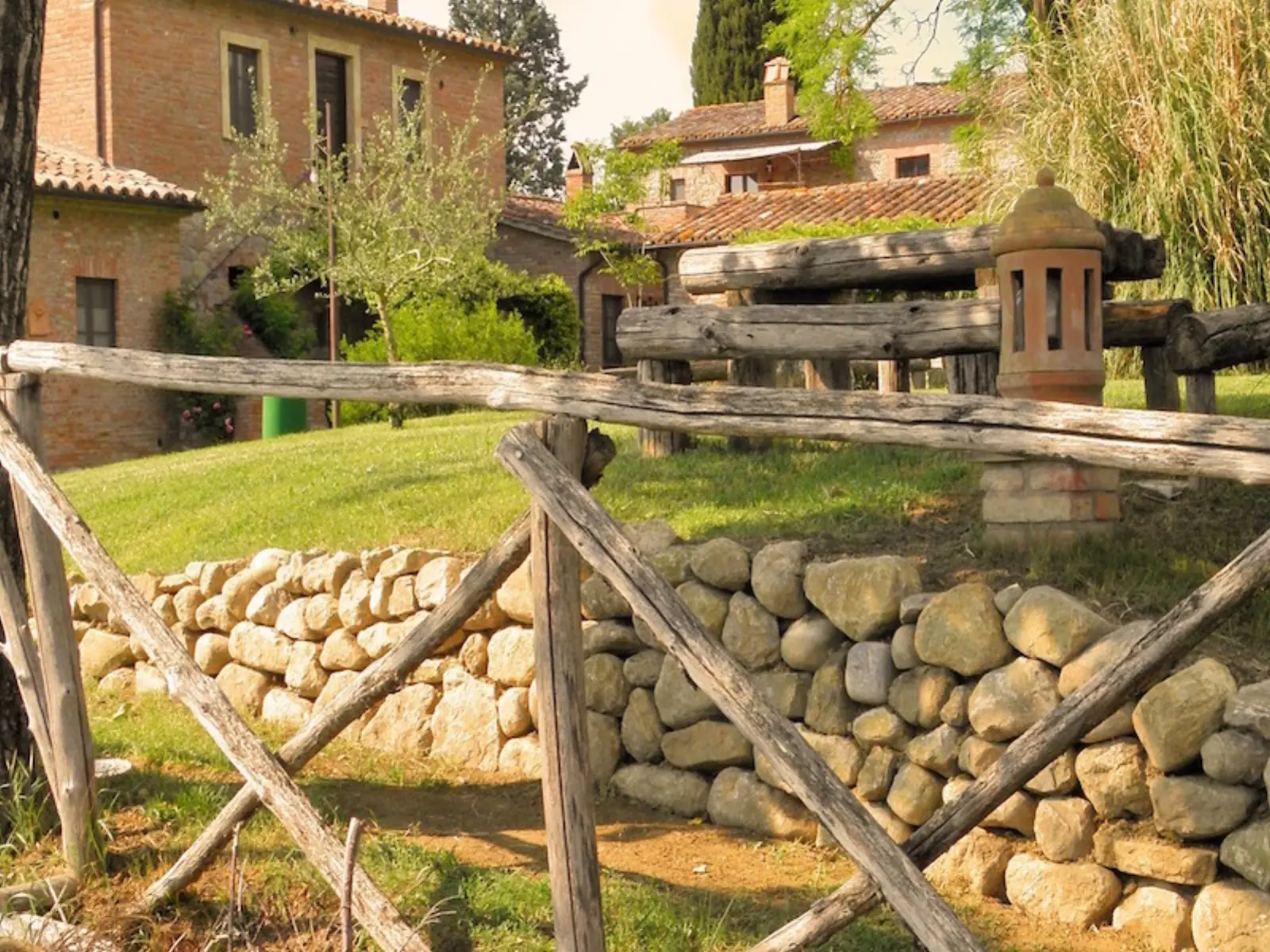 Borgo · scorci e dettagli