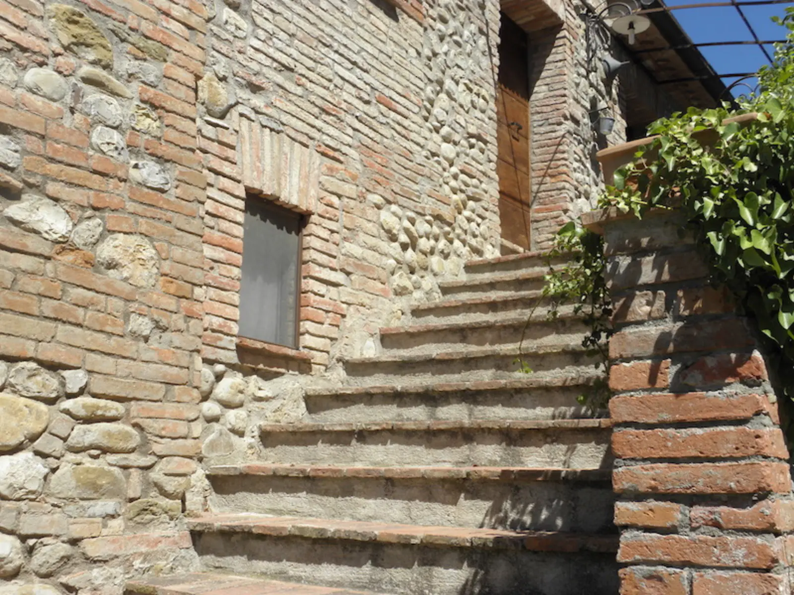 Borgo · scorci e dettagli